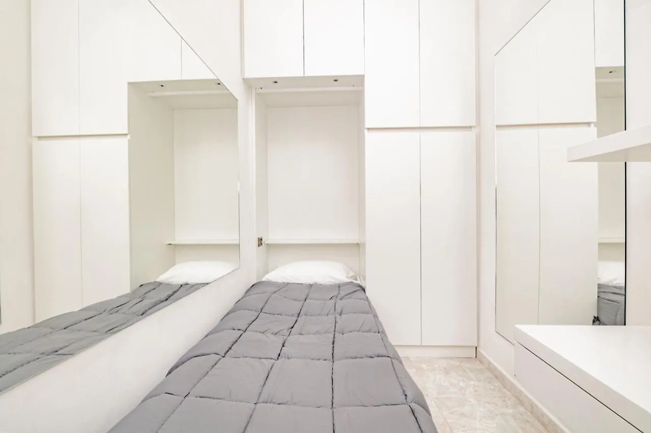 Casa Vicinissima All'Ospedale San Paolo Milano 0*,  İtalya