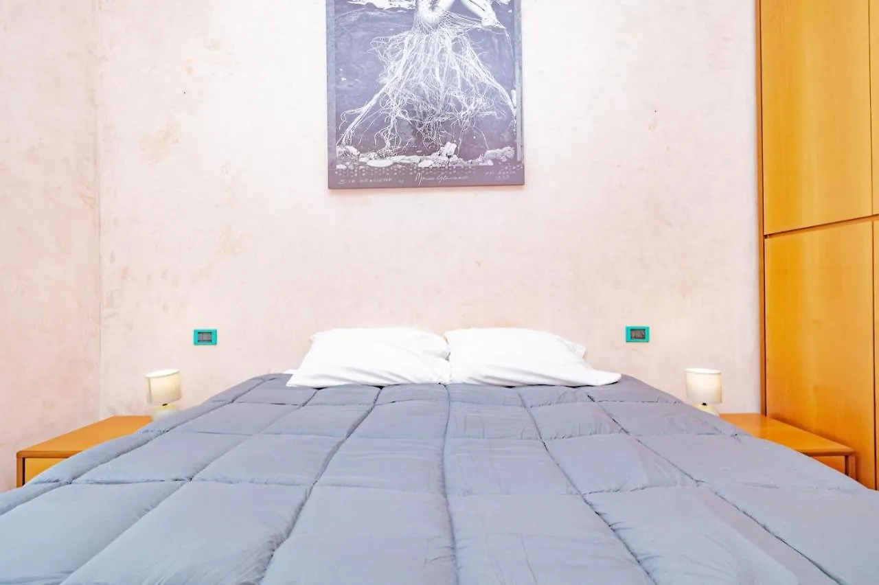 Casa Vicinissima All'Ospedale San Paolo Milan